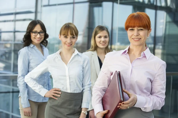 Businesswoman holding folder — Stock Photo, Image