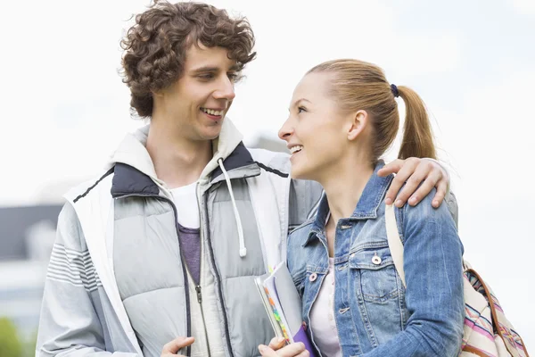 Students looking at each other — Stock Photo, Image