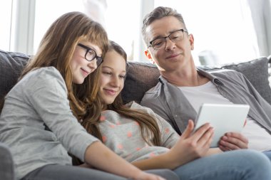 Baba ve kızı kullanarak tablet Pc