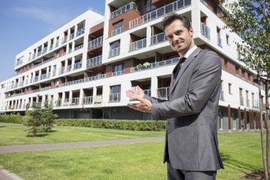 Emlakçı office sunulması