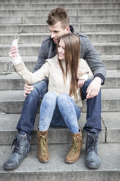 Couple taking picture — Stock Photo, Image