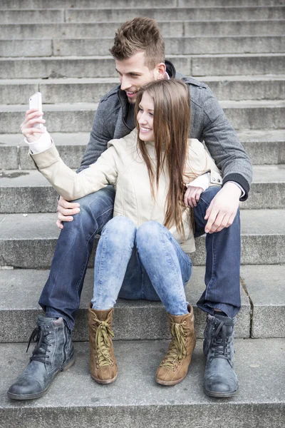 Pareja tomando fotos — Foto de Stock