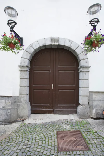 Houten deur van huis — Stockfoto