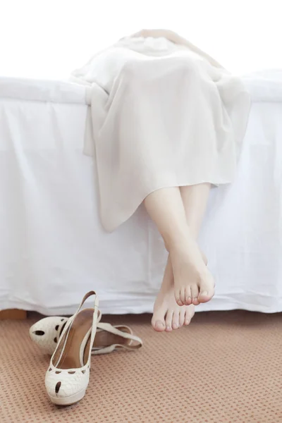 Woman lying in bed — Stock Photo, Image