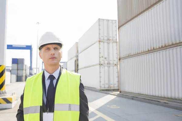 Werknemer op zoek weg — Stockfoto