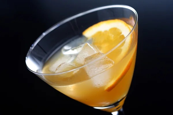 Bevanda in Bicchiere Martini — Foto Stock