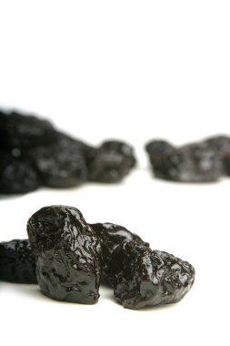 Kuru erik beyaz bardak