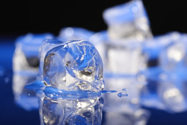 Cubes de glace en cristal — Photo