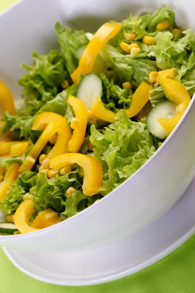 Salada de primavera fresca — Fotografia de Stock