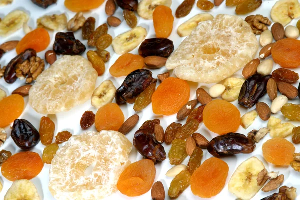 Mix of raisins and nuts — Stock Photo, Image