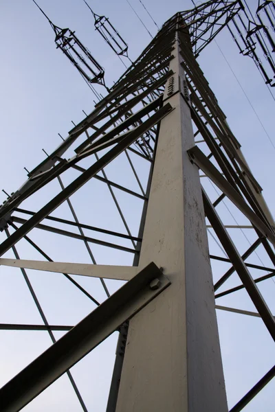 Yüksek elektrik direği — Stok fotoğraf