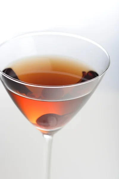 Bevanda in bicchiere di martini — Foto Stock