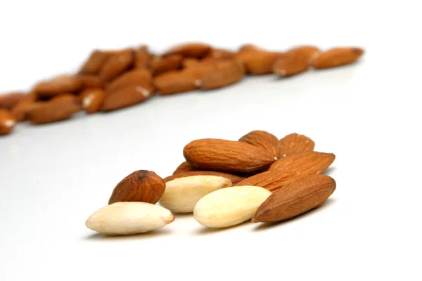 Natural open  almonds — Stock Photo, Image