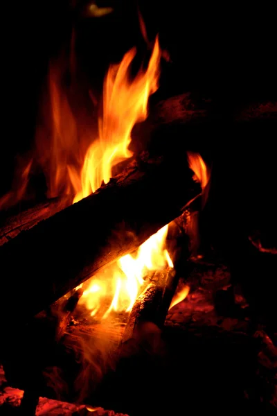 Chamas de fogo brilhantes — Fotografia de Stock