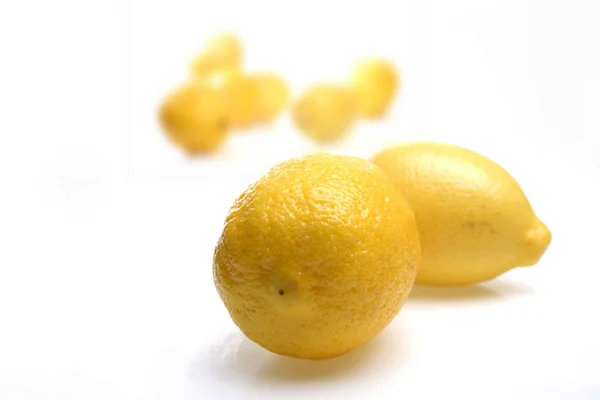 Yellow  juicy lemons — Stock Photo, Image