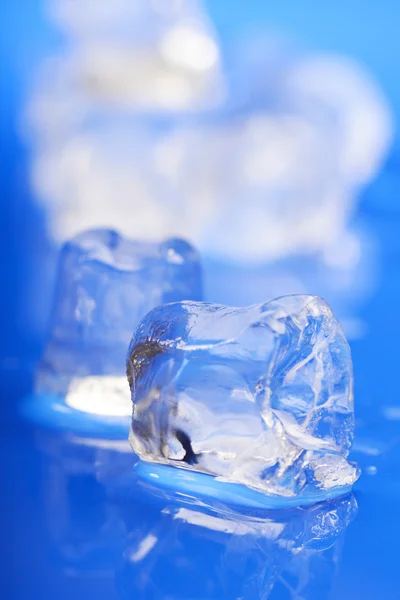 Cubos de hielo de cristal — Foto de Stock