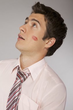 Ruj işareti bulunan işadamı