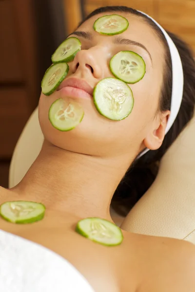 Young woman lying down — Stock Photo, Image