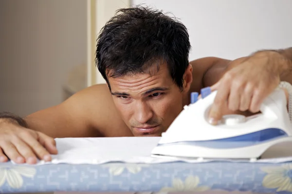 Strijkkleding voor mannen — Stockfoto