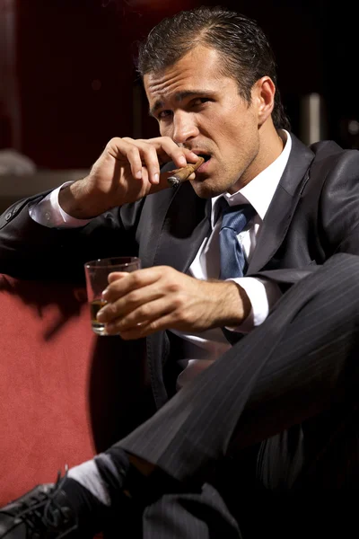 Man smoking cigar — Stock Photo, Image
