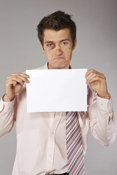 Homme d'affaires avec document dans les mains — Photo