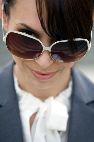 Woman wearing sunglasses — Stock Photo, Image