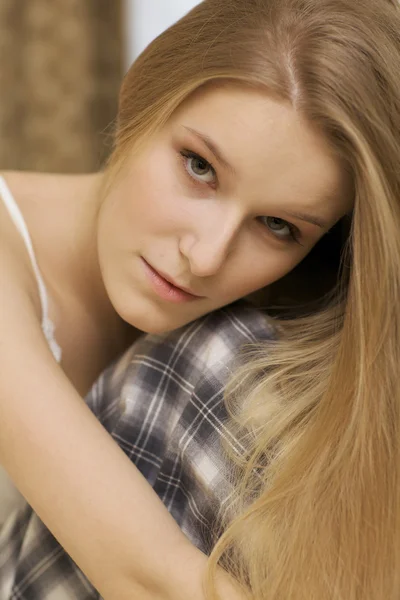 Young woman posing — Stock Photo, Image