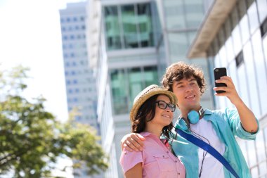 kendi kendine portre çekici çift