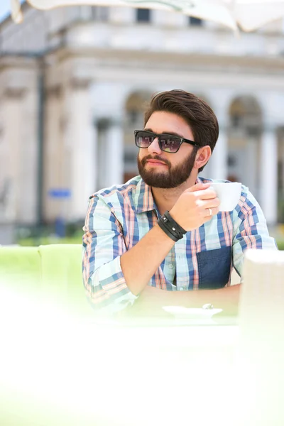 Mid-adult man looking away — Stock Photo, Image