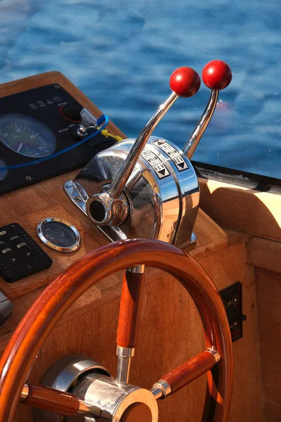 Steering wheel on  boat — Stock Photo, Image