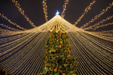 Kızıl Meydan 'da güzel ve renkli yeni yıl ışığı