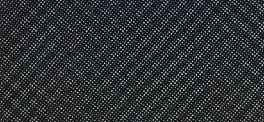 Siyah bir zemin üzerinde köşegen şeklinde, temiz ve tutarlı bir desen oluşturan beyaz noktaların yakın plan görüntüsü..