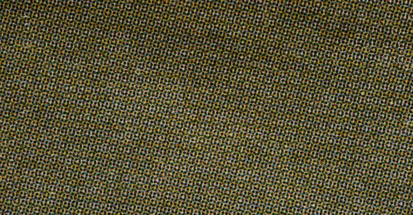 Yoğun CMYK yarım tonlu noktalar kağıt üzerinde tek bir raster deseni oluşturuyor. İnce ses, lifler ve hafif renk kırışıklıklarıyla karışık mürekkep kaplaması.