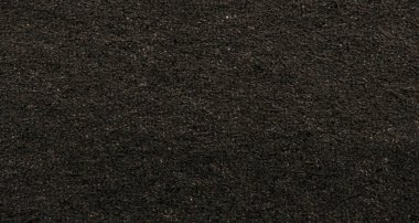 Makro yakın plan koyu geri dönüşümlü kağıt. Görünür iplik ve ince benekli. Lüks markalaşma, ambalaj, kırtasiye ve karamsar tasarım için minimal siyah desenli arka plan ideali.