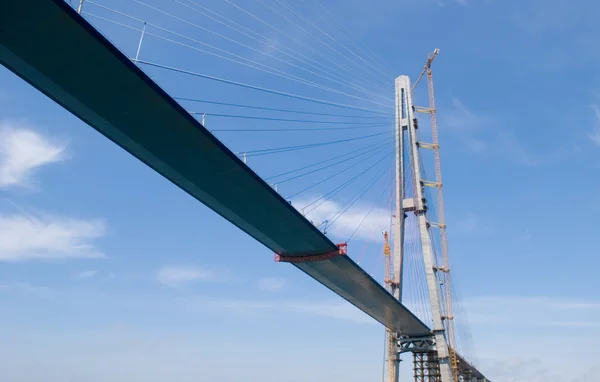 这座桥的建设。符拉迪沃斯托克 (海参崴)。俄罗斯. — 图库照片