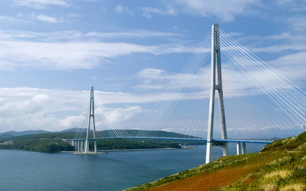 Russisch brug over de straat van de Oostelijke Bosporus, Vladivostok, Rusland Stockfoto