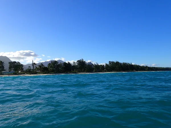 Acqua dell'oceano e spiaggia di Waimanalo — Foto Stock