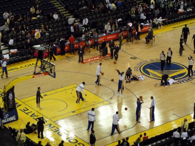 Golden State Warriors oyuncu almak çekimleri sırasında oturum kadar sıcak