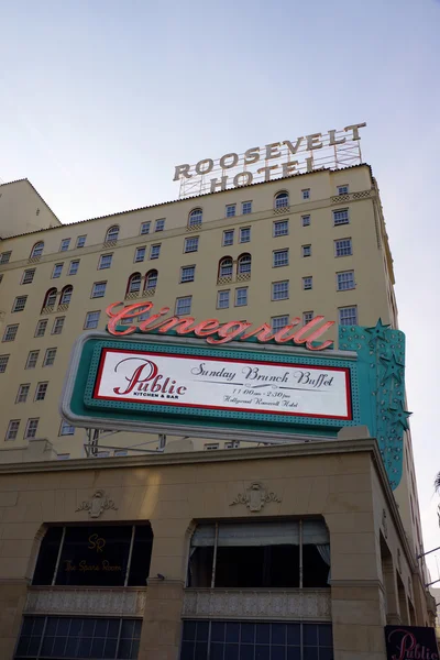 Facade of famous historic Roosevelt Hotel — Stock Photo, Image