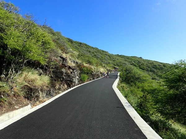 Caminho pavimentado que leva à trilha de Makapuu Point — Fotografia de Stock