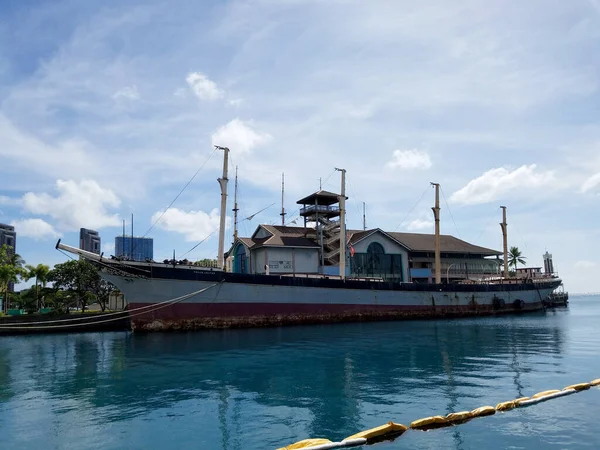 Clyde Gemisinin Tarihi Şelaleleri Gün Boyunca Honolulu Limanı Nda Bulunur — Stok fotoğraf