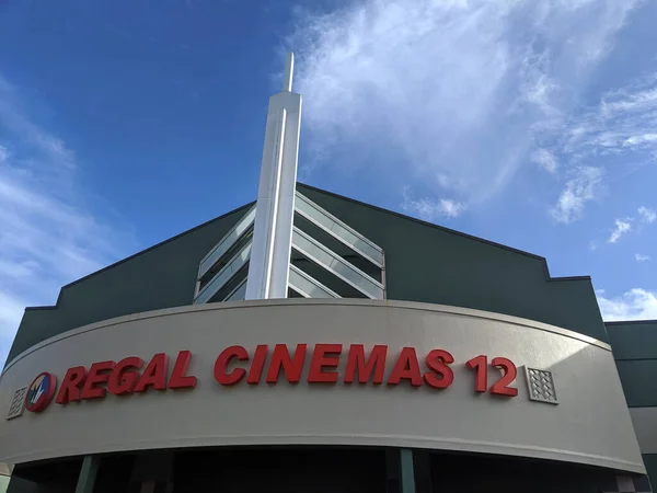 Honolulu Octubre 2019 Marquesina Cines Reales Pearl Highlands Con Nubes —  Fotos de Stock