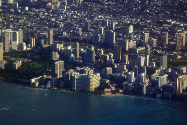 夏威夷火奴鲁鲁 2016年11月5日 怀基基 海洋和火奴鲁鲁城市景观的空中景观 — 图库照片