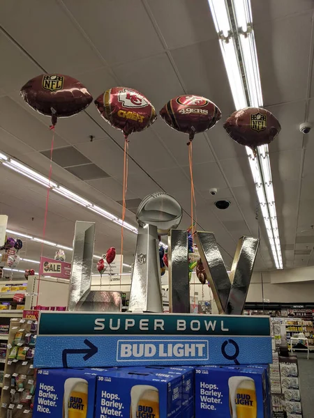 Honolulu Січня 2020 Super Bowl Liv Bud Light Football Display — стокове фото