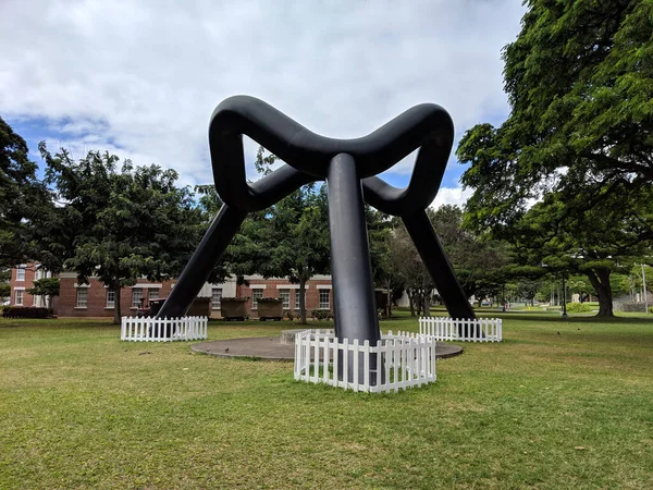 Honolulu Hawaii Jan 2019 Sky Gate Scuplture Has Bendy Bumpy — Stock Photo, Image