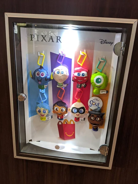 Honolulu Agosto 2020 Pixar Disney Happy Meal Toys Display Dentro —  Fotos de Stock