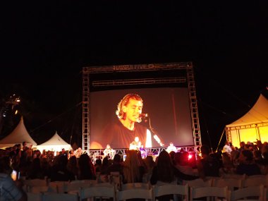 Rock band bush sahneye geceleri çalış.