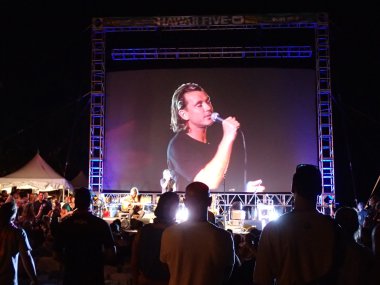 Rock band bush sahneye geceleri çalış.