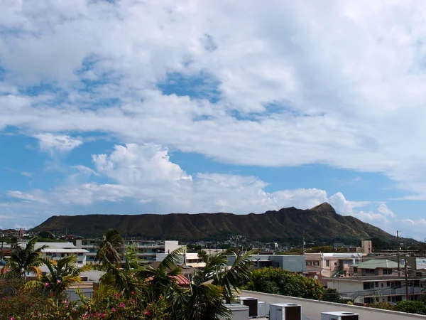 Diamond Head, buildings, and Kapahulu Town Area of Honolulu — Stock Photo, Image