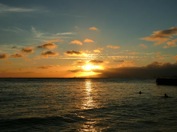 Coucher de soleil spectaculaire sur la plage de San Souci — Photo